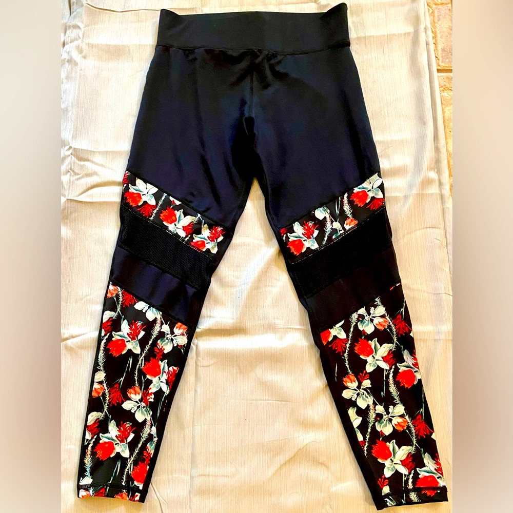 MinkPink Move Mesh Cropped Ankle Leggings.